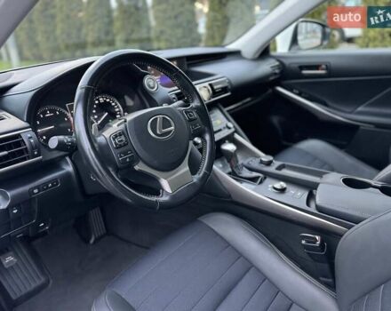Білий Лексус ІС, об'ємом двигуна 2 л та пробігом 64 тис. км за 20500 $, фото 31 на Automoto.ua