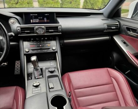 Белый Лексус ИС, объемом двигателя 2 л и пробегом 92 тыс. км за 17900 $, фото 9 на Automoto.ua