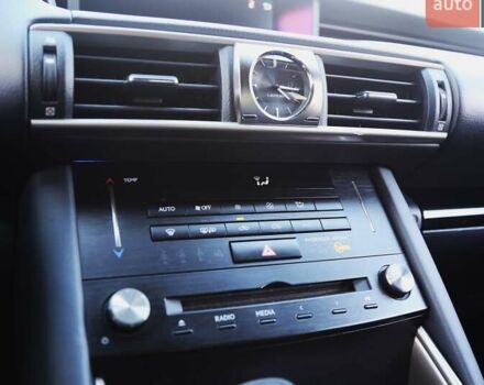 Білий Лексус ІС, об'ємом двигуна 2 л та пробігом 147 тис. км за 22900 $, фото 19 на Automoto.ua