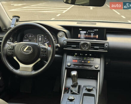 Белый Лексус ИС, объемом двигателя 2 л и пробегом 59 тыс. км за 20700 $, фото 22 на Automoto.ua