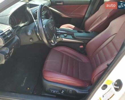 Белый Лексус ИС, объемом двигателя 2 л и пробегом 135 тыс. км за 7100 $, фото 6 на Automoto.ua