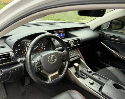 Белый Лексус ИС, объемом двигателя 2 л и пробегом 42 тыс. км за 20900 $, фото 19 на Automoto.ua
