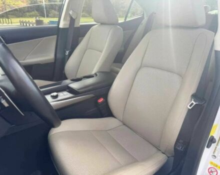 Белый Лексус ИС, объемом двигателя 3.5 л и пробегом 41 тыс. км за 8500 $, фото 9 на Automoto.ua