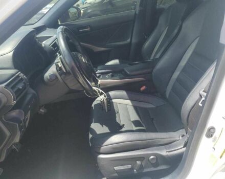 Білий Лексус ІС, об'ємом двигуна 2 л та пробігом 29 тис. км за 7000 $, фото 4 на Automoto.ua