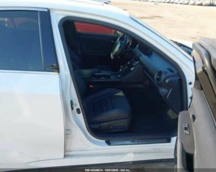 Белый Лексус ИС, объемом двигателя 3.5 л и пробегом 35 тыс. км за 15000 $, фото 4 на Automoto.ua