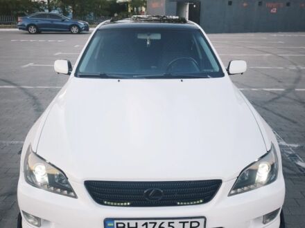 Білий Лексус ІС, об'ємом двигуна 2 л та пробігом 300 тис. км за 6003 $, фото 1 на Automoto.ua