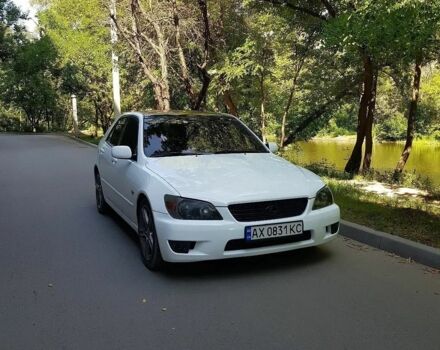 Білий Лексус ІС, об'ємом двигуна 2 л та пробігом 405 тис. км за 4700 $, фото 1 на Automoto.ua