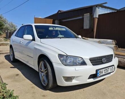 Белый Лексус ИС, объемом двигателя 3 л и пробегом 165 тыс. км за 6800 $, фото 1 на Automoto.ua