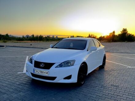 Білий Лексус ІС, об'ємом двигуна 2.5 л та пробігом 230 тис. км за 7400 $, фото 1 на Automoto.ua