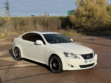 Белый Лексус ИС, объемом двигателя 2.5 л и пробегом 136 тыс. км за 9500 $, фото 1 на Automoto.ua