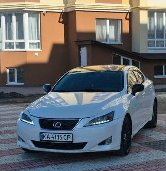 Белый Лексус ИС, объемом двигателя 2.5 л и пробегом 216 тыс. км за 8500 $, фото 1 на Automoto.ua