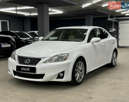 Белый Лексус ИС, объемом двигателя 2.5 л и пробегом 225 тыс. км за 11500 $, фото 1 на Automoto.ua