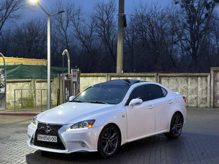 Белый Лексус ИС, объемом двигателя 2.5 л и пробегом 177 тыс. км за 12500 $, фото 1 на Automoto.ua