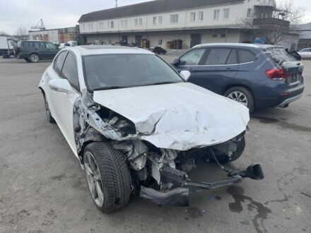 Белый Лексус ИС, объемом двигателя 2.5 л и пробегом 265 тыс. км за 3500 $, фото 1 на Automoto.ua