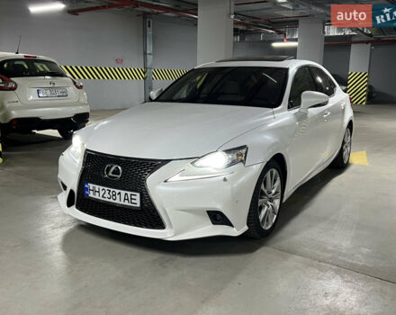 Белый Лексус ИС, объемом двигателя 2.5 л и пробегом 180 тыс. км за 16800 $, фото 1 на Automoto.ua