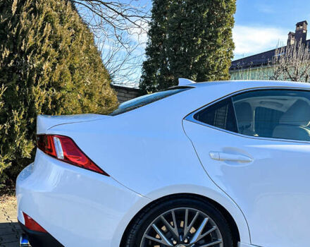 Белый Лексус ИС, объемом двигателя 2.5 л и пробегом 130 тыс. км за 16800 $, фото 1 на Automoto.ua