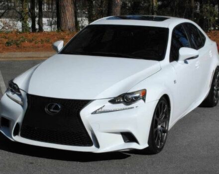 Белый Лексус ИС, объемом двигателя 3.5 л и пробегом 74 тыс. км за 3500 $, фото 1 на Automoto.ua