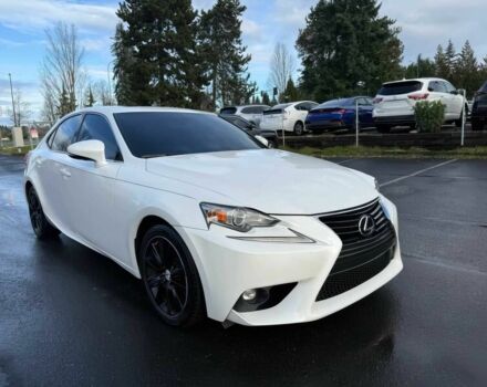 Белый Лексус ИС, объемом двигателя 2.5 л и пробегом 72 тыс. км за 4600 $, фото 1 на Automoto.ua