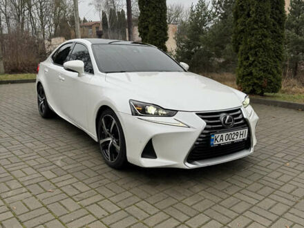 Белый Лексус ИС, объемом двигателя 2 л и пробегом 115 тыс. км за 17700 $, фото 1 на Automoto.ua