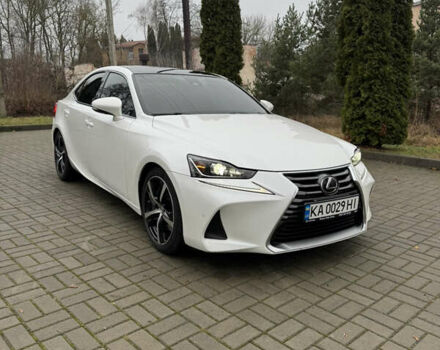 Белый Лексус ИС, объемом двигателя 2 л и пробегом 115 тыс. км за 17700 $, фото 1 на Automoto.ua