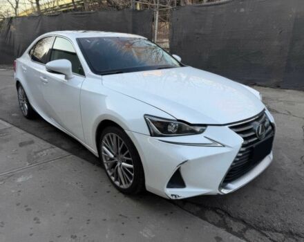 Белый Лексус ИС, объемом двигателя 2 л и пробегом 75 тыс. км за 5900 $, фото 1 на Automoto.ua