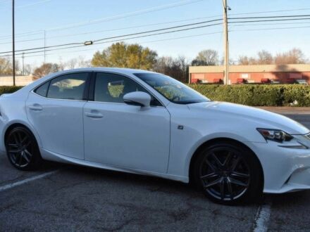 Белый Лексус ИС, объемом двигателя 2 л и пробегом 80 тыс. км за 9900 $, фото 1 на Automoto.ua