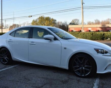 Белый Лексус ИС, объемом двигателя 2 л и пробегом 80 тыс. км за 9900 $, фото 1 на Automoto.ua