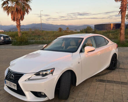 Белый Лексус ИС, объемом двигателя 2 л и пробегом 95 тыс. км за 14000 $, фото 1 на Automoto.ua