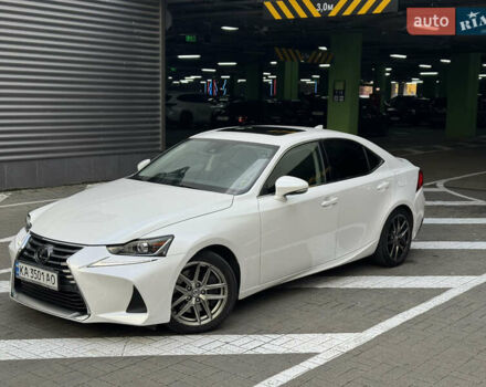 Белый Лексус ИС, объемом двигателя 2 л и пробегом 59 тыс. км за 20700 $, фото 1 на Automoto.ua