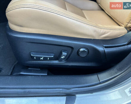 Бежевый Лексус ИС, объемом двигателя 2 л и пробегом 159 тыс. км за 19999 $, фото 24 на Automoto.ua