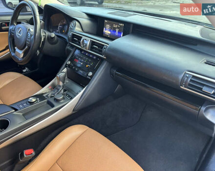 Бежевый Лексус ИС, объемом двигателя 2 л и пробегом 159 тыс. км за 19999 $, фото 29 на Automoto.ua