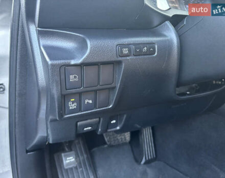 Бежевый Лексус ИС, объемом двигателя 2 л и пробегом 159 тыс. км за 19999 $, фото 12 на Automoto.ua