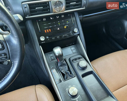 Бежевый Лексус ИС, объемом двигателя 2 л и пробегом 159 тыс. км за 19999 $, фото 18 на Automoto.ua