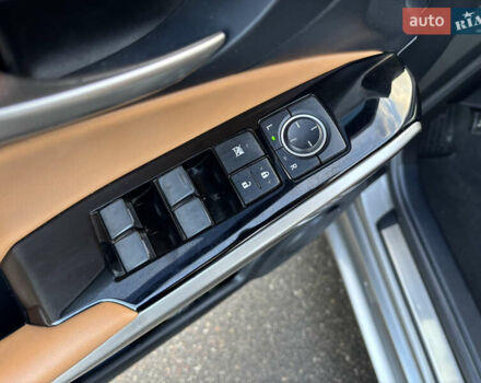 Бежевый Лексус ИС, объемом двигателя 2 л и пробегом 159 тыс. км за 19999 $, фото 13 на Automoto.ua