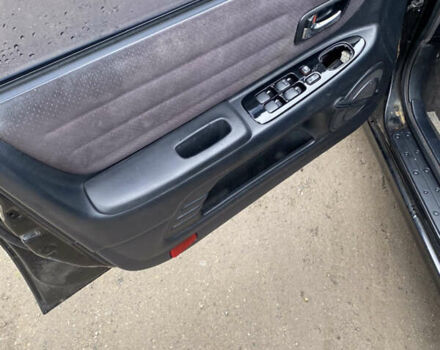 Чорний Лексус ІС, об'ємом двигуна 1.99 л та пробігом 200 тис. км за 3800 $, фото 9 на Automoto.ua