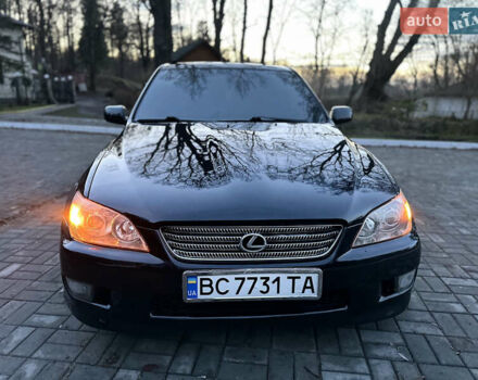 Чорний Лексус ІС, об'ємом двигуна 2 л та пробігом 191 тис. км за 5300 $, фото 1 на Automoto.ua