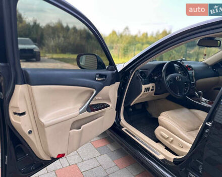 Черный Лексус ИС, объемом двигателя 2.5 л и пробегом 256 тыс. км за 8600 $, фото 13 на Automoto.ua