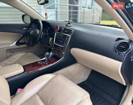 Черный Лексус ИС, объемом двигателя 2.5 л и пробегом 256 тыс. км за 8600 $, фото 21 на Automoto.ua