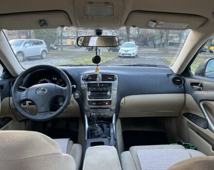 Черный Лексус ИС, объемом двигателя 2.2 л и пробегом 336 тыс. км за 6900 $, фото 5 на Automoto.ua