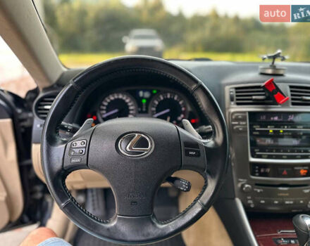 Черный Лексус ИС, объемом двигателя 2.5 л и пробегом 256 тыс. км за 8600 $, фото 16 на Automoto.ua