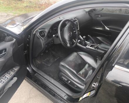 Черный Лексус ИС, объемом двигателя 2.2 л и пробегом 376 тыс. км за 4950 $, фото 4 на Automoto.ua