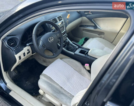 Черный Лексус ИС, объемом двигателя 2.23 л и пробегом 336 тыс. км за 6900 $, фото 8 на Automoto.ua
