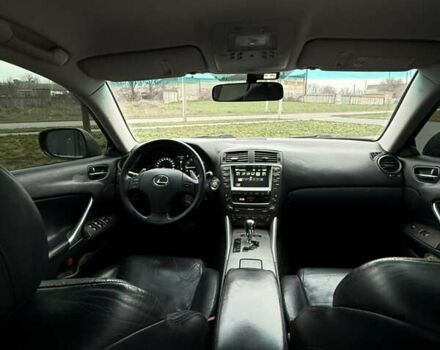 Черный Лексус ИС, объемом двигателя 2.5 л и пробегом 245 тыс. км за 9400 $, фото 9 на Automoto.ua