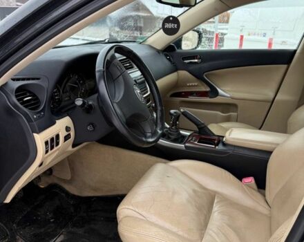 Чорний Лексус ІС, об'ємом двигуна 2.2 л та пробігом 238 тис. км за 5000 $, фото 5 на Automoto.ua