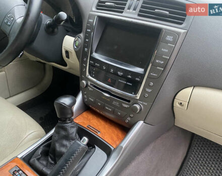 Чорний Лексус ІС, об'ємом двигуна 2.23 л та пробігом 355 тис. км за 9500 $, фото 43 на Automoto.ua