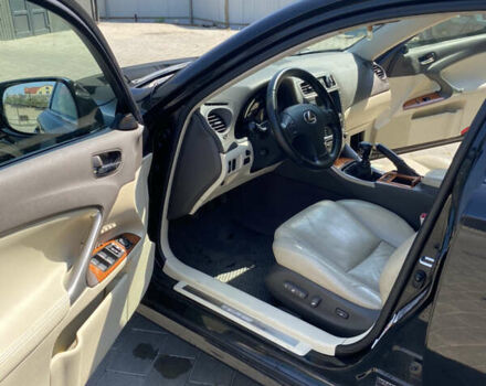 Черный Лексус ИС, объемом двигателя 2.23 л и пробегом 350 тыс. км за 9100 $, фото 9 на Automoto.ua