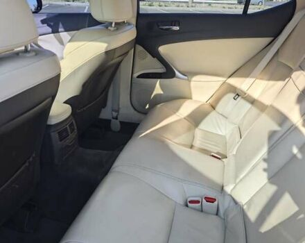 Черный Лексус ИС, объемом двигателя 2.5 л и пробегом 205 тыс. км за 11900 $, фото 3 на Automoto.ua