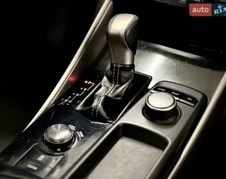 Черный Лексус ИС, объемом двигателя 2.5 л и пробегом 193 тыс. км за 16599 $, фото 2 на Automoto.ua