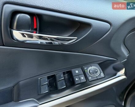 Чорний Лексус ІС, об'ємом двигуна 2.5 л та пробігом 135 тис. км за 16300 $, фото 27 на Automoto.ua