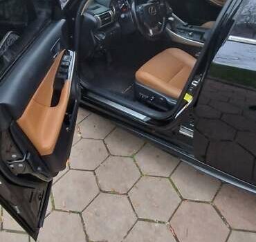 Черный Лексус ИС, объемом двигателя 2.5 л и пробегом 142 тыс. км за 16000 $, фото 4 на Automoto.ua